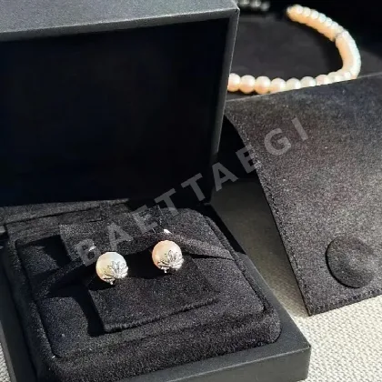 크롬하츠 진주 크로스 귀걸이 124559