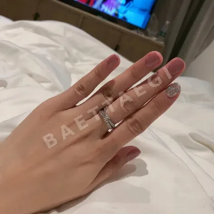 쇼메 18K 화이트 골드 팔자 반지 69749