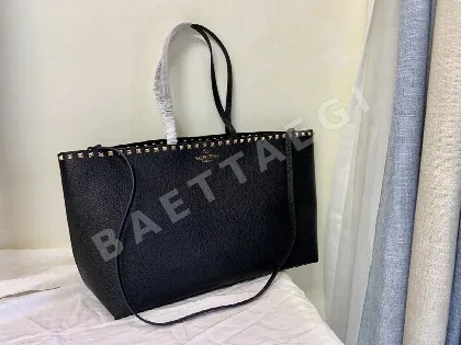발렌티노 가라바니 락스터드 카프스킨 토트백 44248
