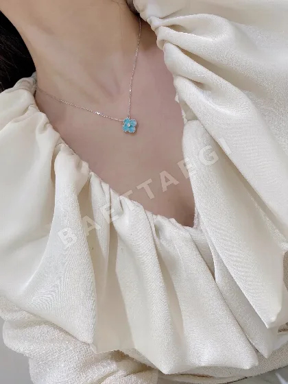 반클리프앤아펠 네잎클로버 천연 호수수 목걸이 63797