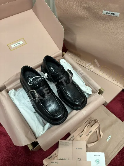 미우미우 버클 브로그 로퍼 93834