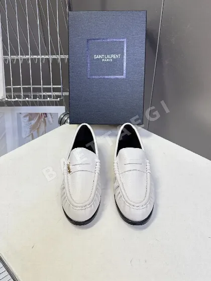 생로랑 클래식 로퍼 150045