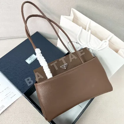 프라다 뉴패시지 미디엄 핸드백 가죽 숄더백 1BA495