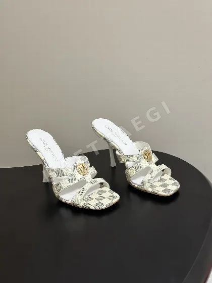 루이비통 9 AM 스퀘어토 오픈토 하이힐 샌들 112996
