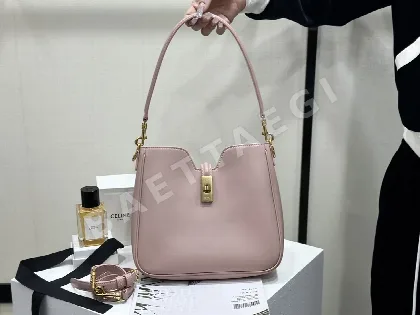 셀린느 카미유 16 스몰 소프트 송아지가죽 핸드백 86125