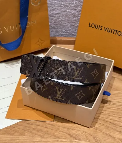 루이비통 LV 이니셜 메탈 버클 40mm 리버시블 벨트 180343