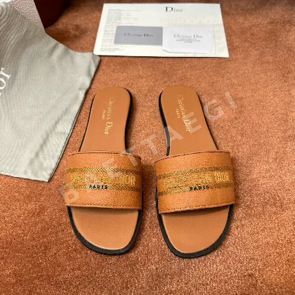 디올 로고 자수 캔버스 플랫 샌들 8647