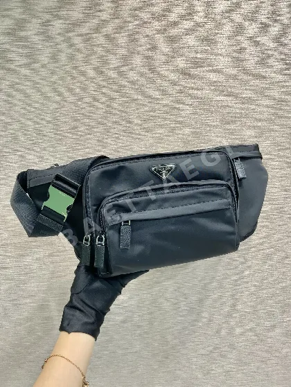 프라다 나일론 남성 체스트백 2VL003