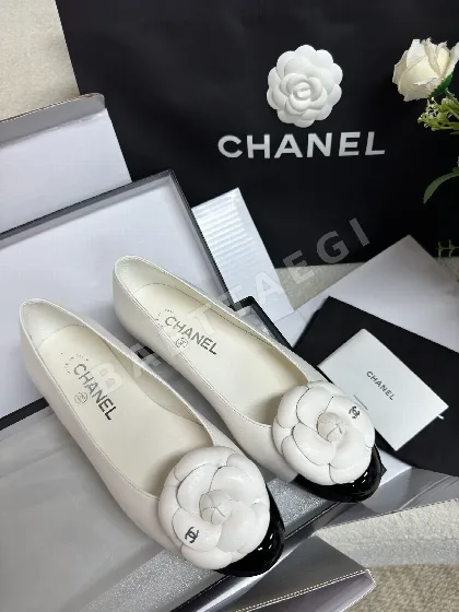 샤넬 카멜리아 플랫 발레 슈즈 93855