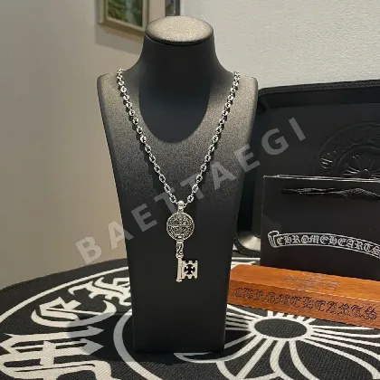 크롬하츠 레트로 피겨에이트 펜던트 목걸이 125954