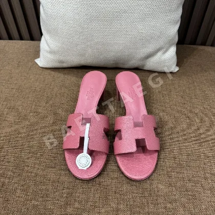 에르메스 오아시스 H자형 뮬 샌들 146623