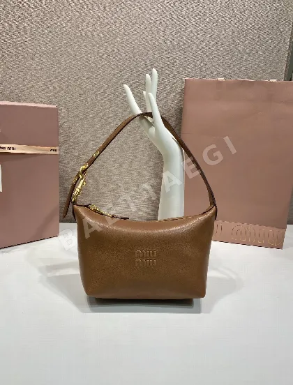 미우미우 나파 가죽 숄더백 5NE841 67140