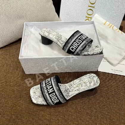 디올 라운드 힐 자수 뮬 샌들 141826