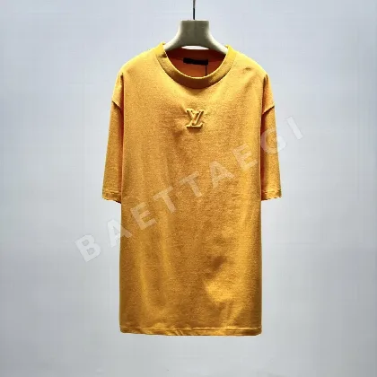 루이비통 LV 엠보스 코튼 반팔 티셔츠 113941