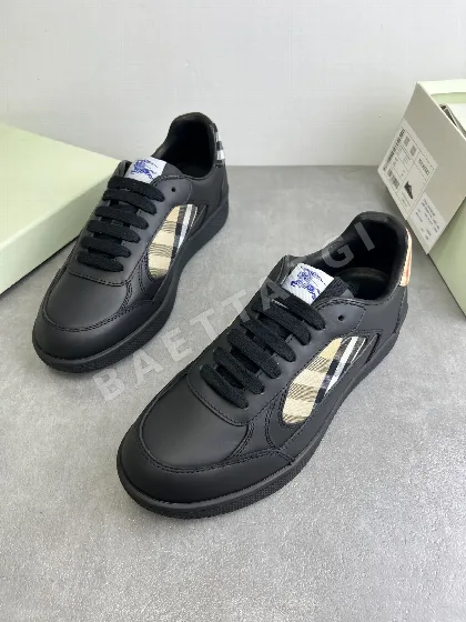 버버리 블랙 남성 신발 80306