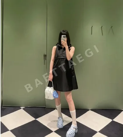 프라다 나일론 민소매 후드 원피스 114941
