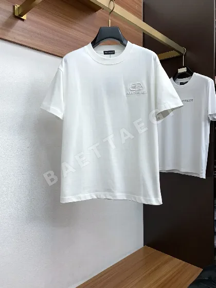 발렌시아가 남성 반팔 티셔츠 49067