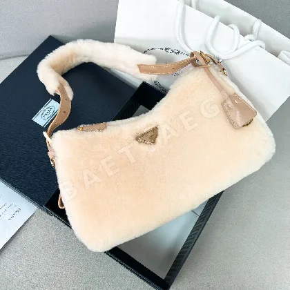 프라다 에이미 미디움 언더암 가방 1BC229