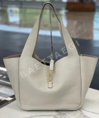 생로랑 YSL Bea 화이트 골드 버클 가방 763435