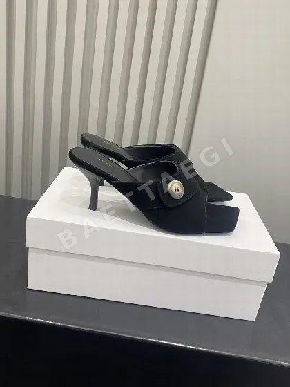더로우 스퀘어토 샌들 113571