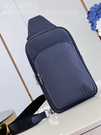 루이비통 타이가 애비뉴 메신저 숄더백 M30971