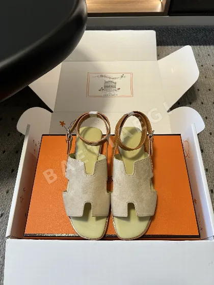 에르메스 마야 샌들 75399