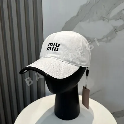 미우미우 자수 베이스볼 캡 118573
