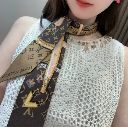 루이비통 모노그램 실크 스카프 146365