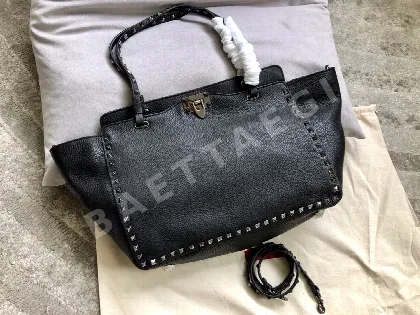 발렌티노 락스터드 토트백