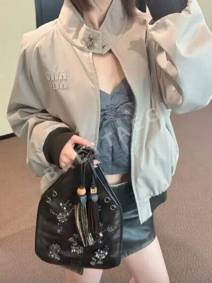 미우미우 양면 하운드투스 여성 자켓 101523