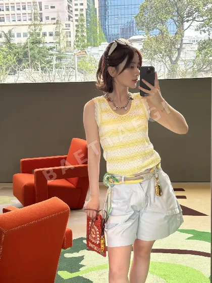 로에베 웨이브 니트 크롭 베스트 96708