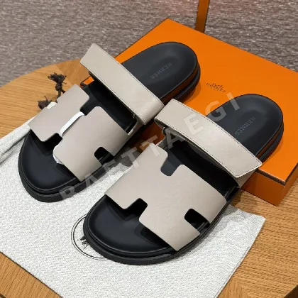 에르메스 180 시프레 샌들 8322