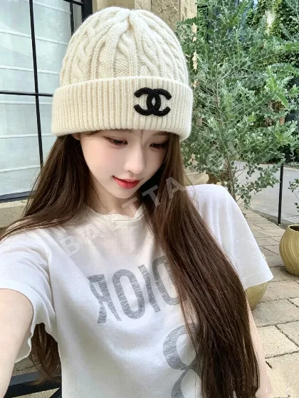 샤넬 케이블 니트 더블 C 비니 모자 185368