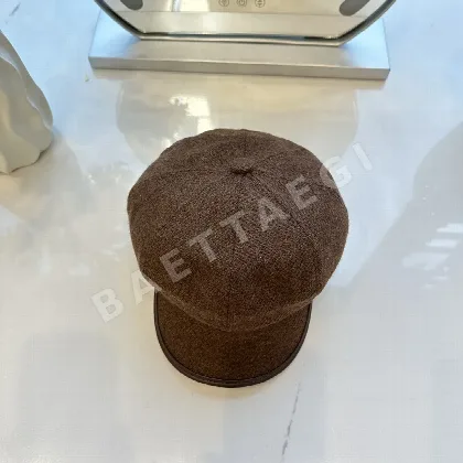 셀린느 가죽 트리밍 울 팔각 베레모 83544