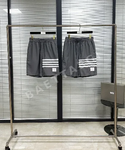 톰브라운 4바 스트라이프 나일론 반바지 142957