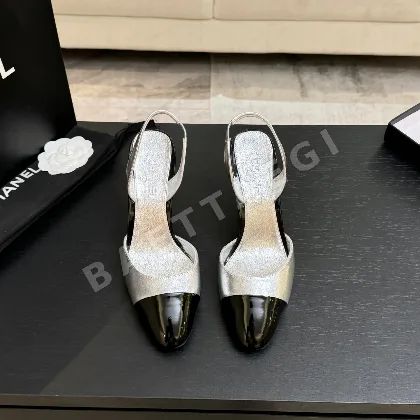 샤넬 더블 C 컷아웃 플랫 힐 신발 115367