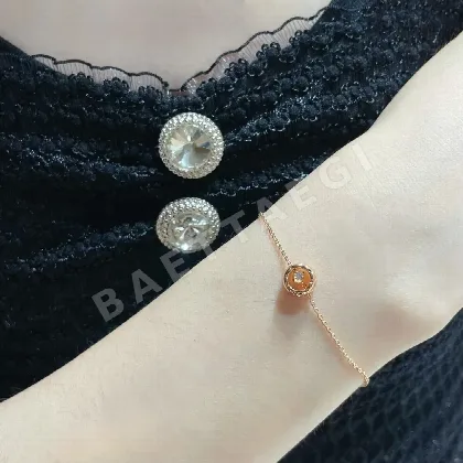 샤넬 코코 마드모아젤 골드 도금 비즈 팔찌 68947