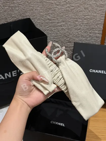 샤넬 진주 더블 C 양가죽 플리츠 벨트 174312