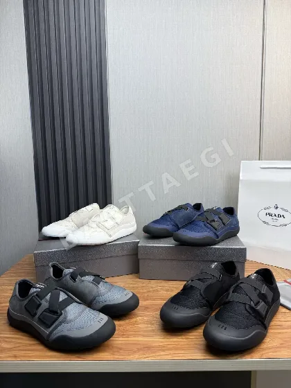 프라다 수입 소가죽 남성 신발 105654
