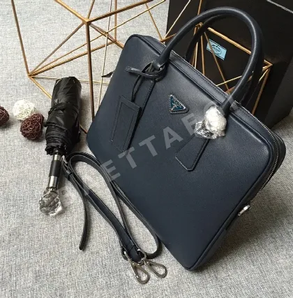 프라다 초박형 핸드백 122588