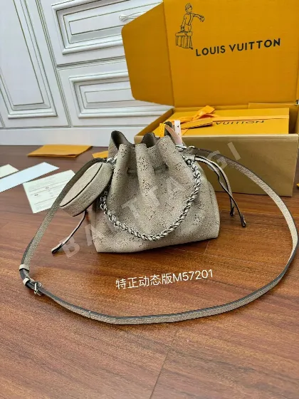 루이비통 M57201 가죽 미니 핸드백