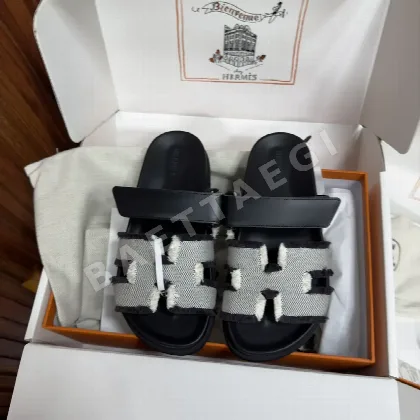 에르메스 스웨이드 시프레 샌들 93934
