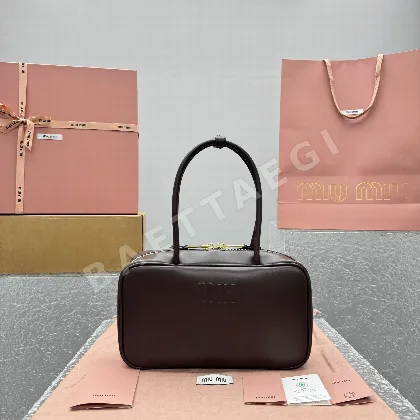 미우미우 초콜릿 브라운 롱 핸들 볼링백 68520