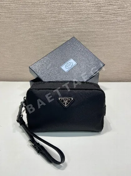 프라다 리사이클 나일론 클러치백 1NS021 67966