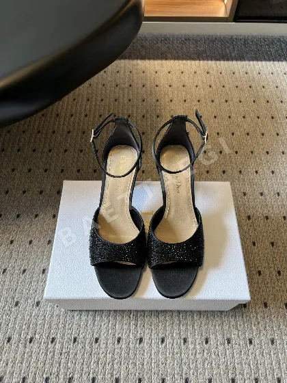 디올 스파클링 큐빅 스트랩 하이힐 55594
