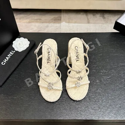 샤넬 동백꽃 진주 장식 청키힐 샌들 42153