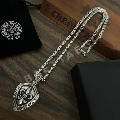 크롬하츠 스카우트 플라워 하트 펜던트 목걸이 127193