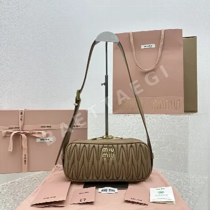 미우미우 가방 68149