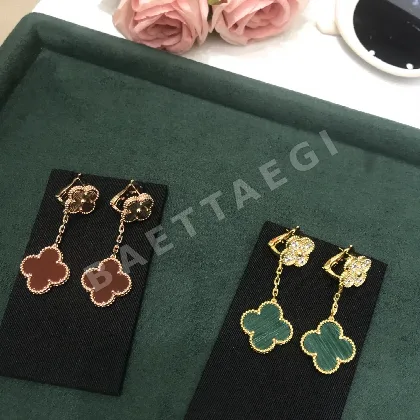 반클리프앤아펠 네 잎 클로버 골드 에나멜 귀걸이 63844