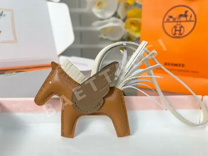 에르메스 페가수스 램스킨 키링 124374